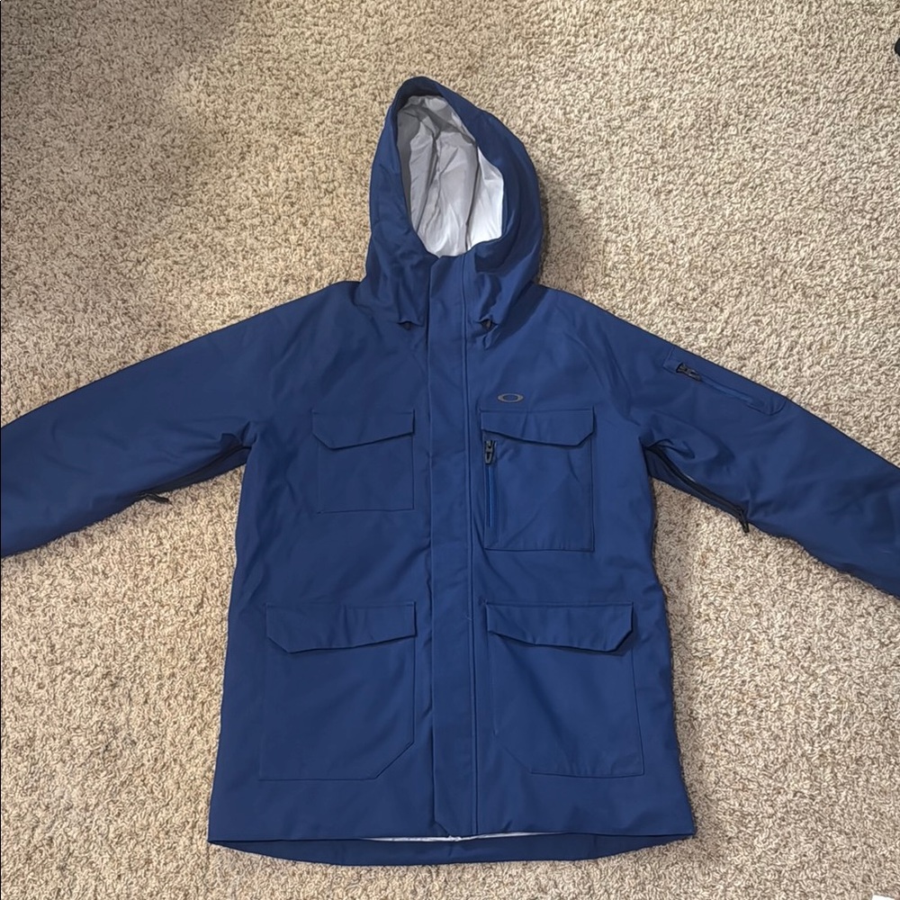 Men’s Large Oakley winter jacket/snowboarding jacket. Like new